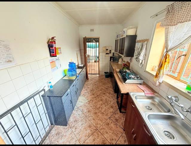2 BEDROOM HOUSE FOR SALE IN VANDERBIJLPARK CW 6
